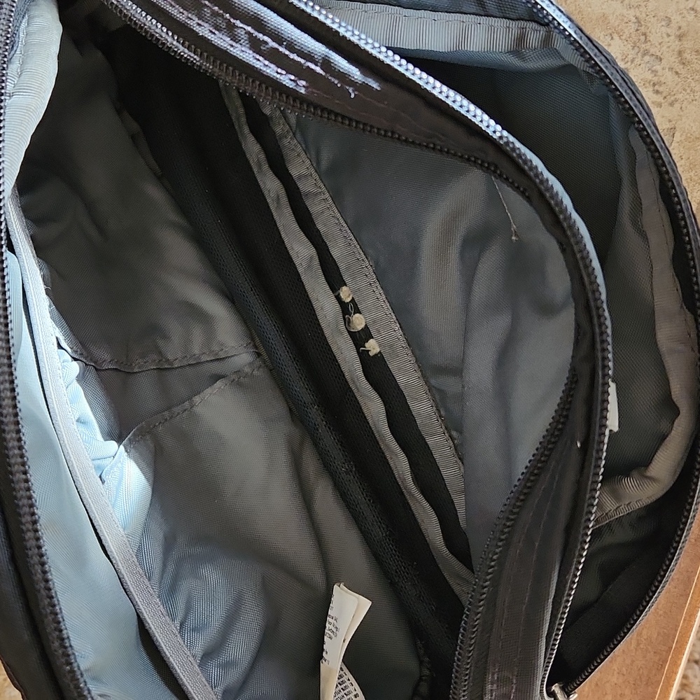 The North Face black womans belt bag - Picture 4 of 10